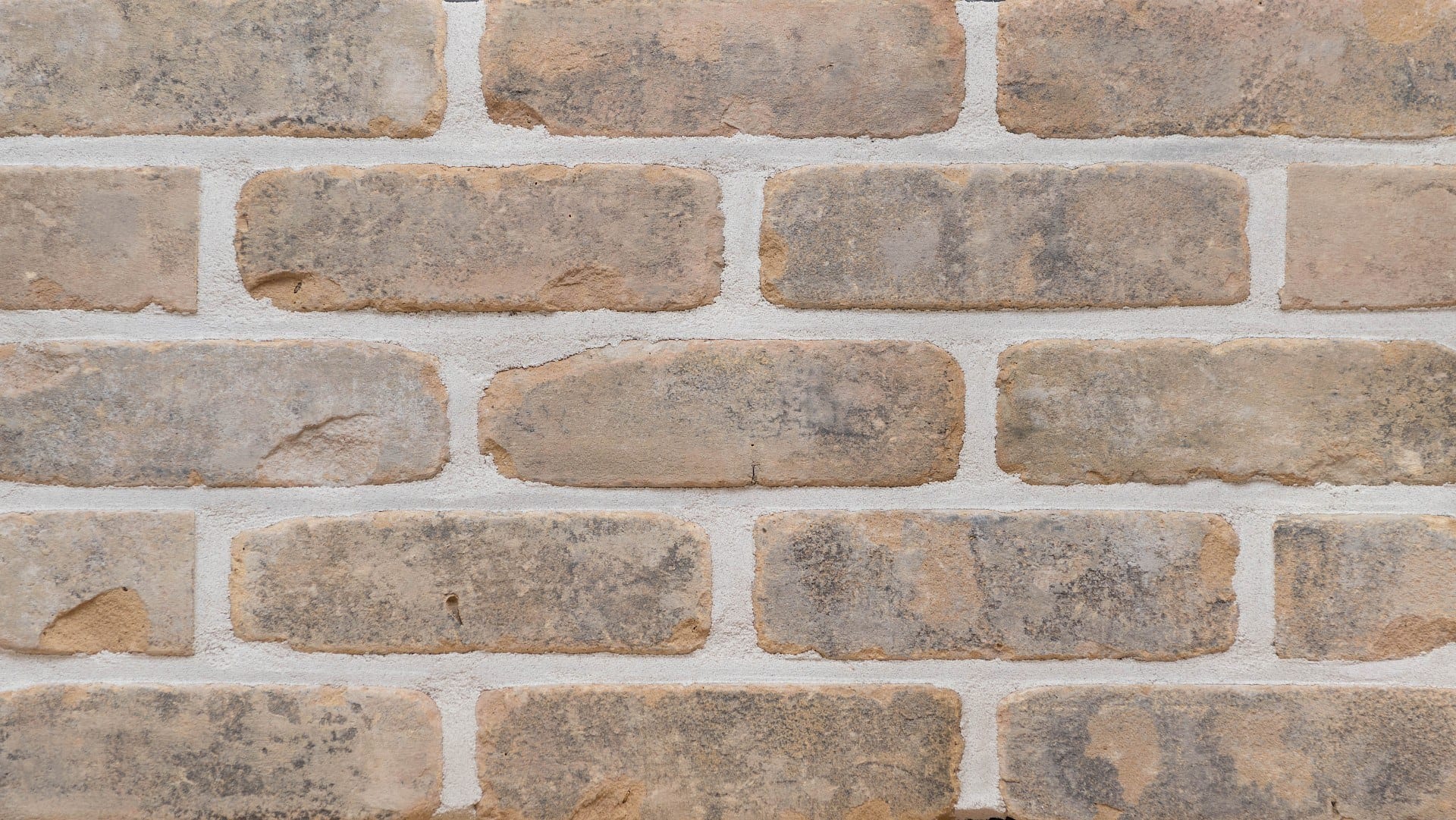 A photo of the Camtech Rustica Weathered Antique brick in use.