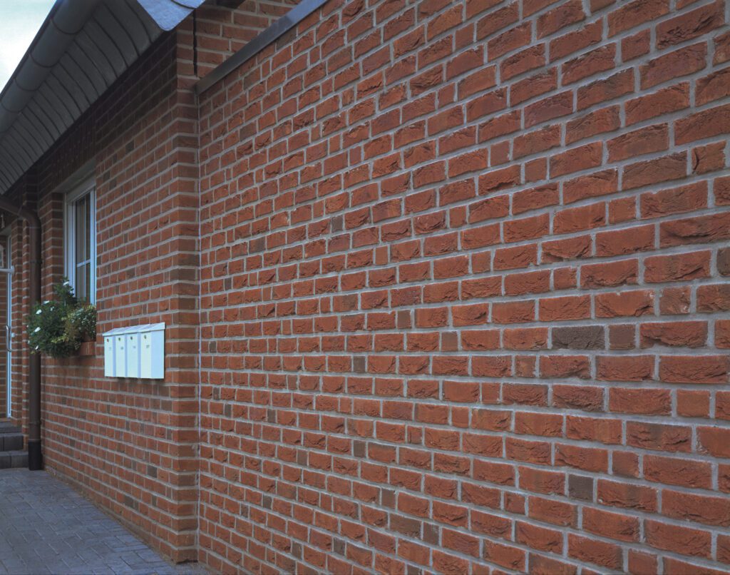 A photo of the Vandersanden Scala Red brick in use.